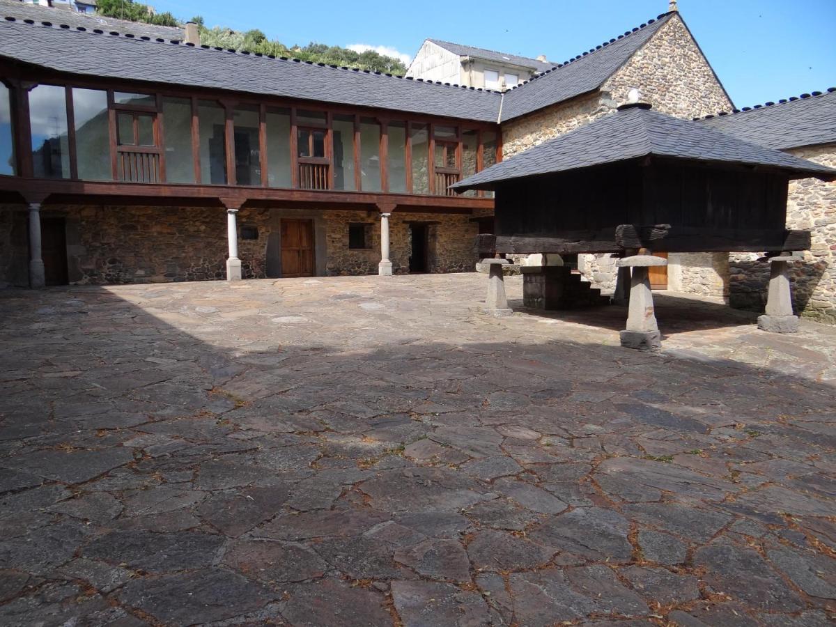 Albergue Francisco Giner De Los Rios Вильяблино Экстерьер фото